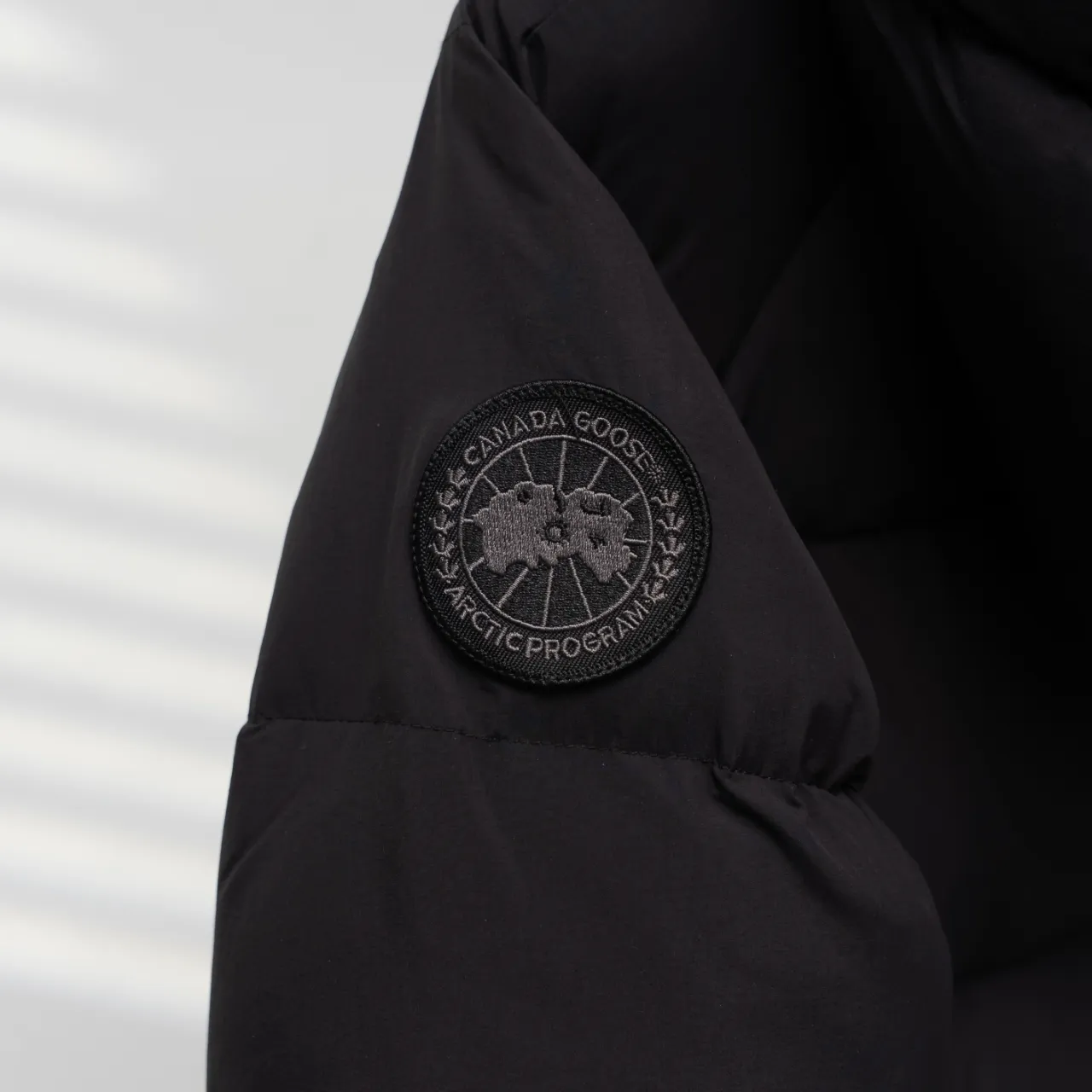 P880 CANADA GOOSE丨Canada Goose Ouyang Nana Generation Hooded Down Jacket Color: Black Size: S-XXL
